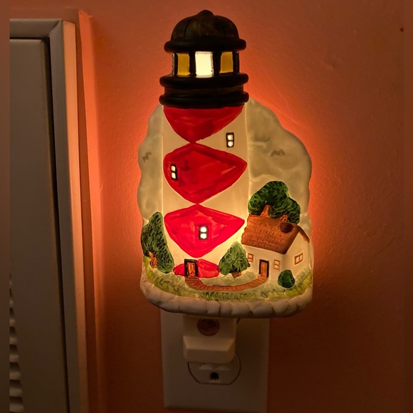 Ceramic Lighthouse Night Light, Hand Painted.  “Vintage” NIB💡💡💡🚢⚓️⚓️⚓️ - Picture 7 of 7
